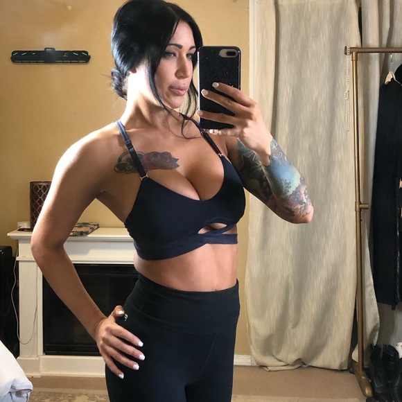 lululemon athletica Other - Lululemon blue strappy sports bra size 4 (small)